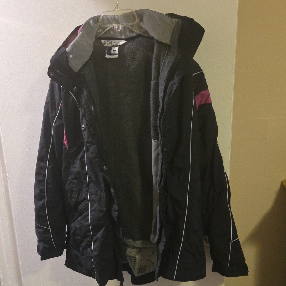 Columbia Women's Ski Jacket - Black and Pink EUC preloved